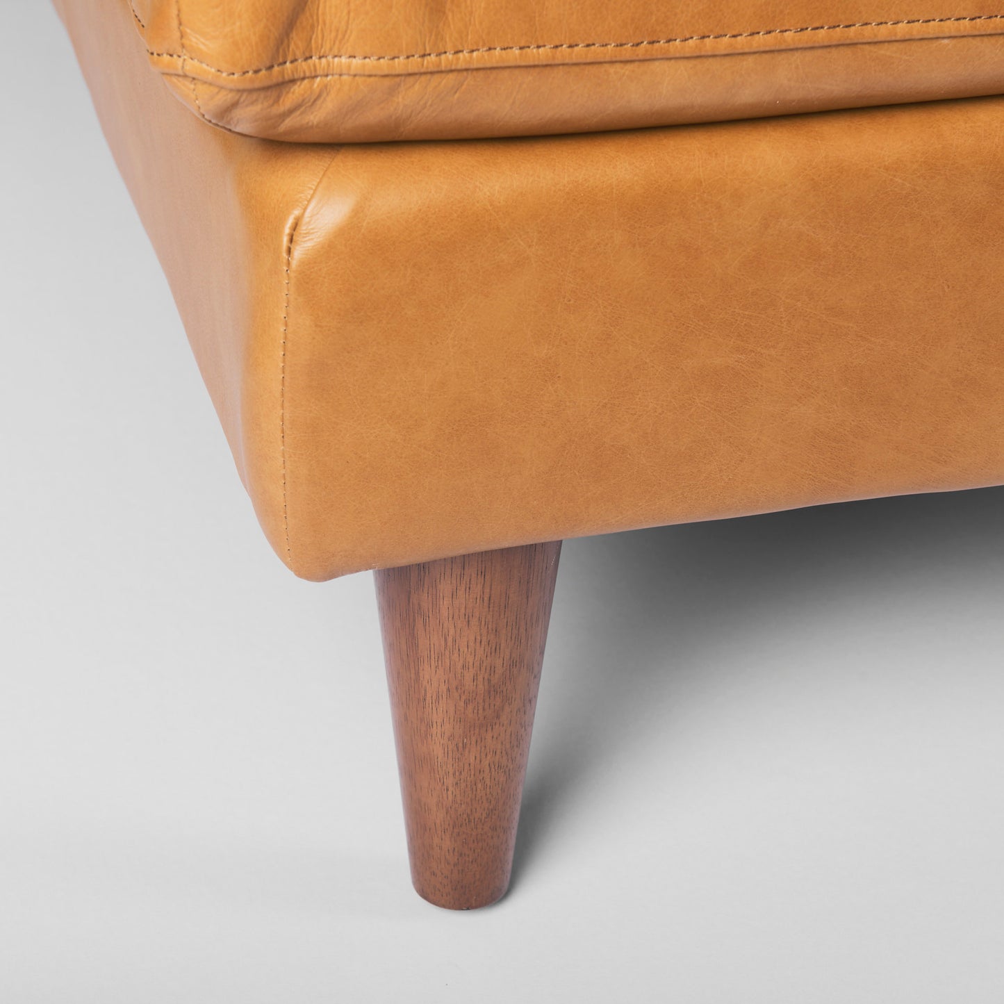 Elton Tan Leather Right Chaise Sectional - Modern and Comfortable Living Room Seating