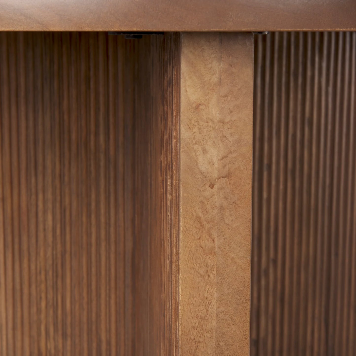 Enzo Accent Table – Contemporary Fluted-Leg Design for Stylish Modern Living Spaces and Foyers