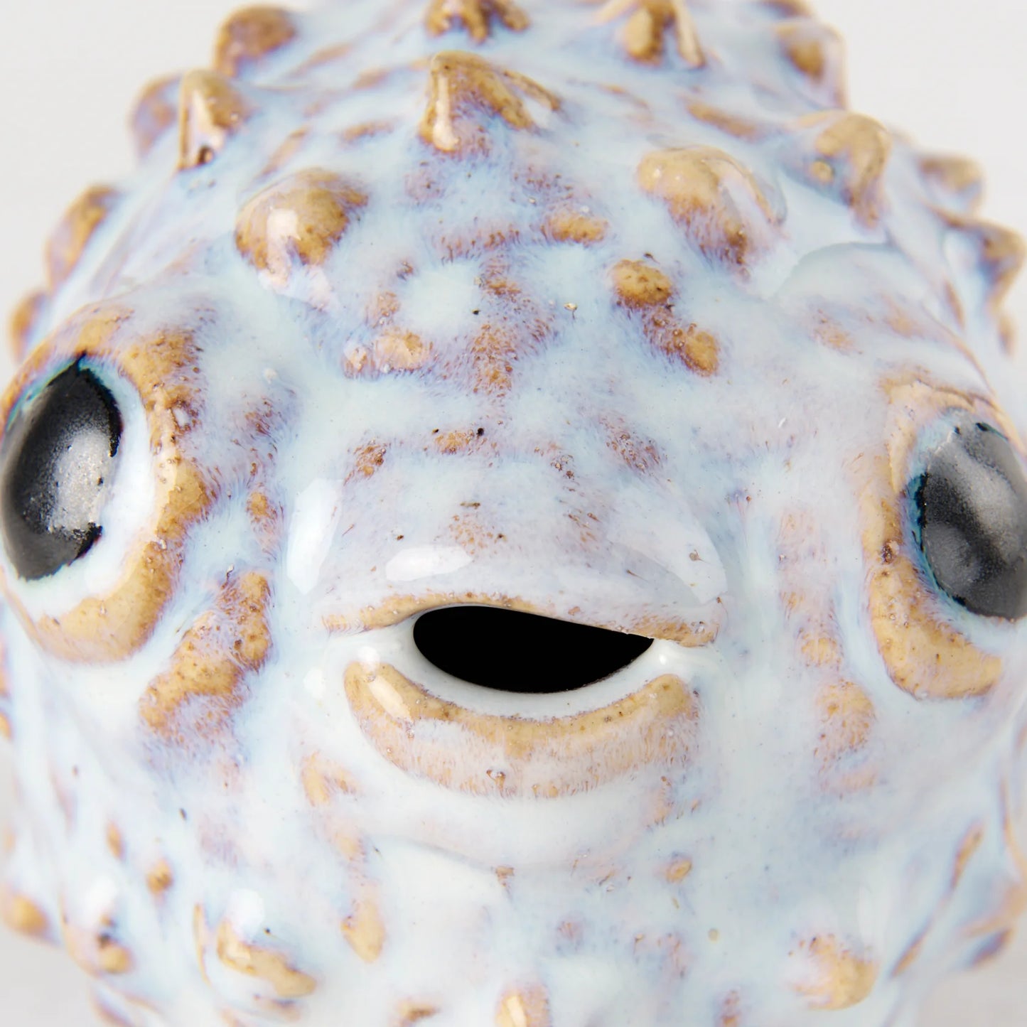 Spike Ceramic Puffer Fish Decor – Coastal Nautical Accent with Textured Detailing & Elegant Gold Accents