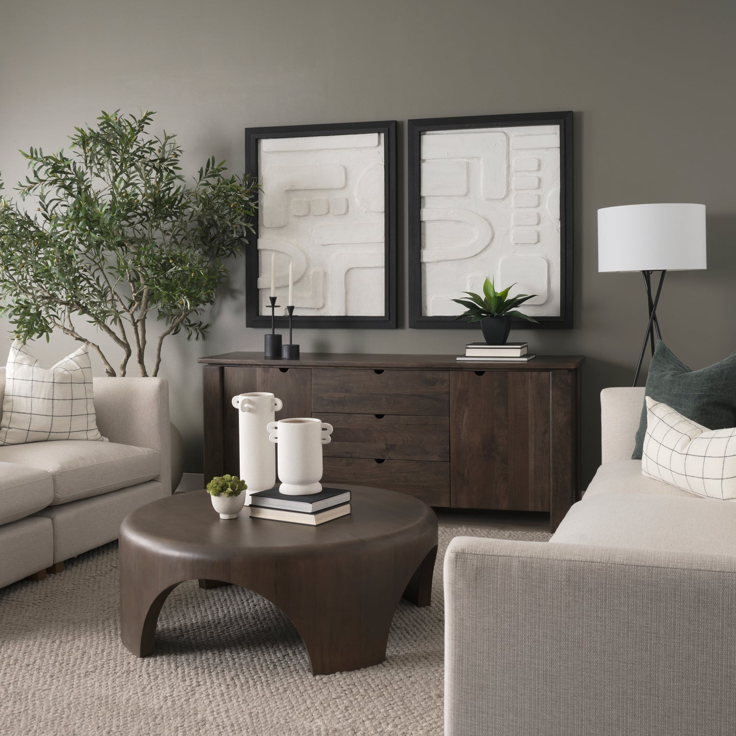 Shima Round Dark Brown Wood Coffee Table with Arched Legs - Elegant and Modern Living Room Accent