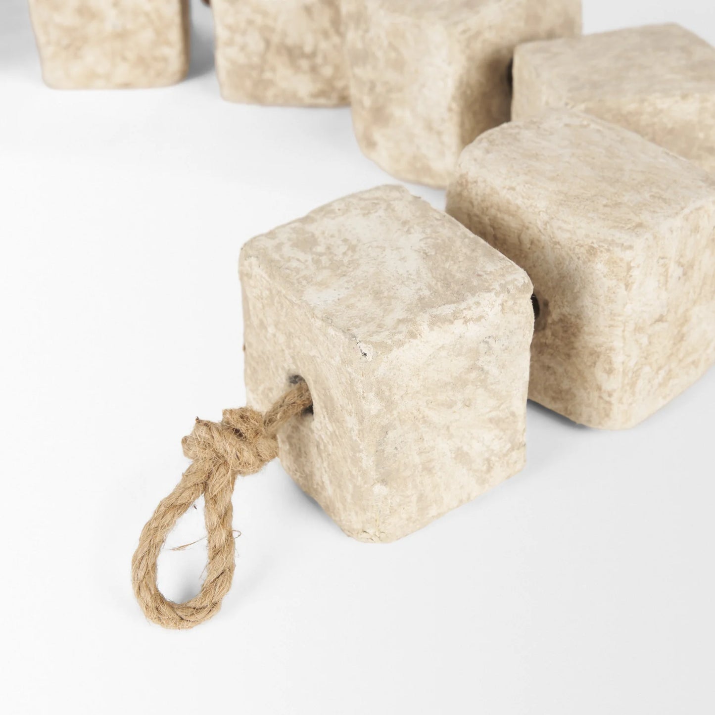 Mala Beige Paper Mache Cube Garland - Hand-Crafted 9 Block Decorative String for Elegant Home Decor
