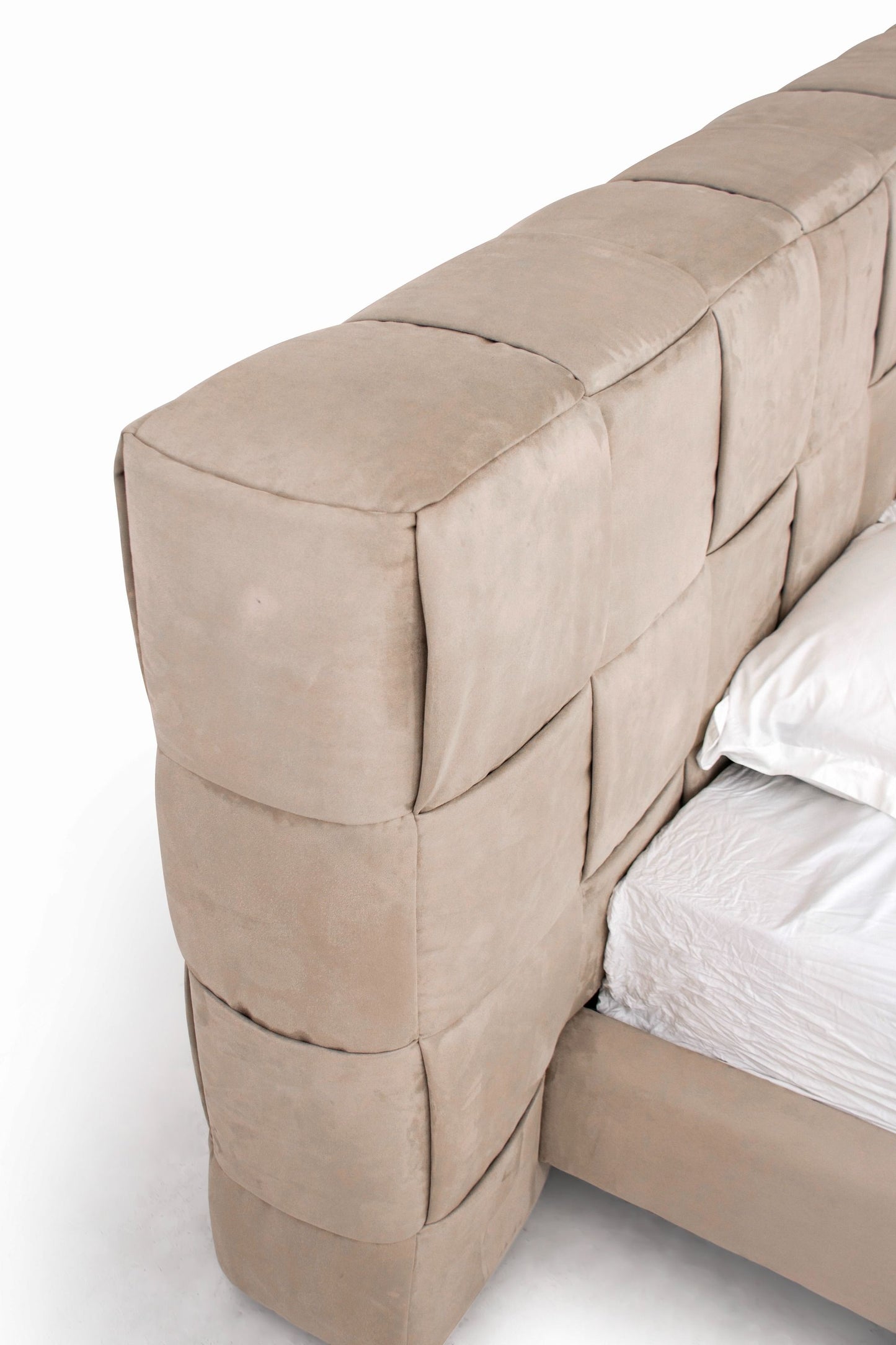 Modrest McKamey Modern Beige Fabric Bed - Elegant and Comfortable Bedroom Centerpiece
