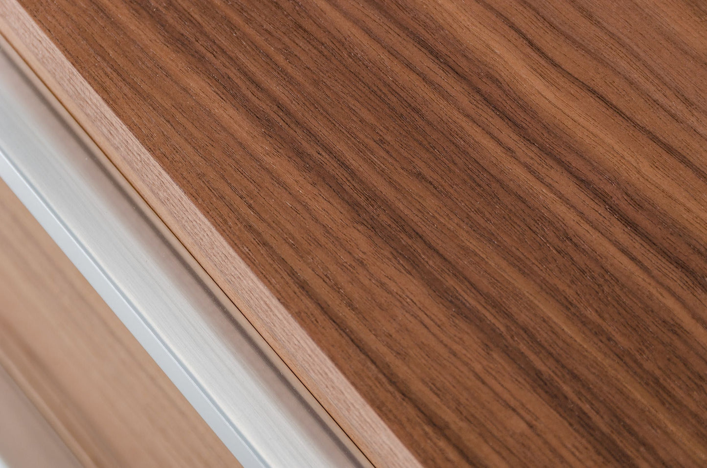 Modrest Helenora Modern Walnut Dresser - Elegant, Spacious, and Functional Storage for a Stylish Bedroom