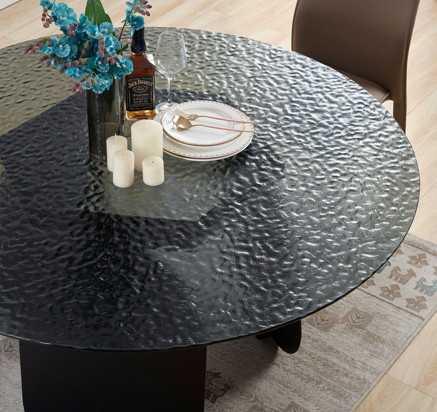Modrest Maxine Modern Hammered Grey Glass Round Dining Table - Stylish and Elegant Dining Solution for a Contemporary Home