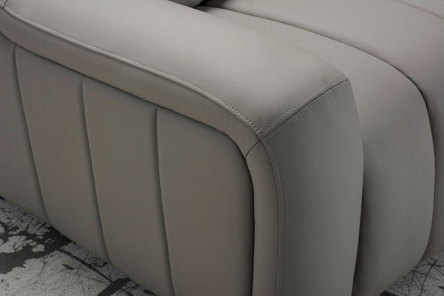Divani Casa Paddy Modern Grey Leather Sofa with 2 Recliners - Luxurious and Comfortable Seating for Your Living Room