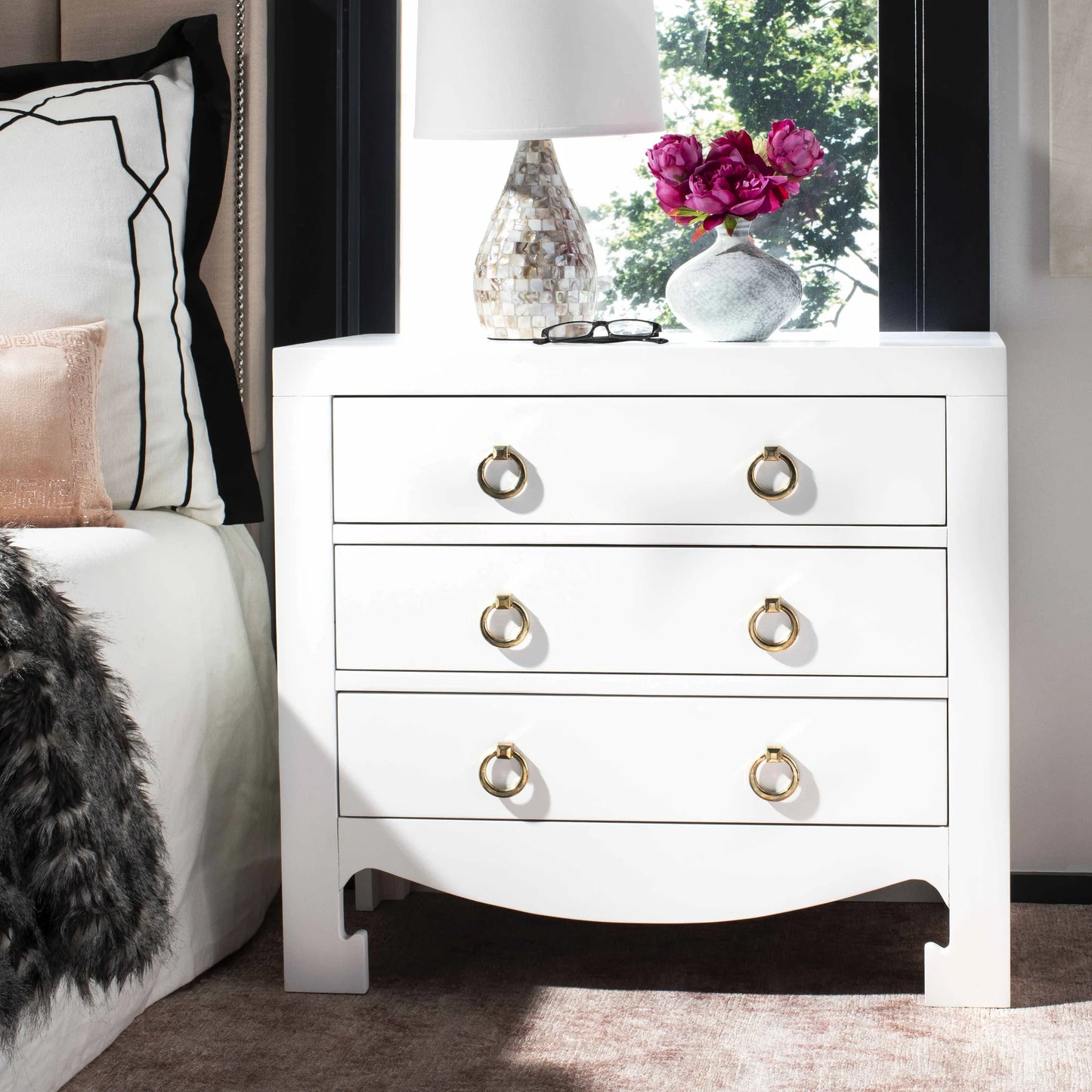 Dion 3-Drawer Chest - Elegant and Functional Storage Solution for Any Room