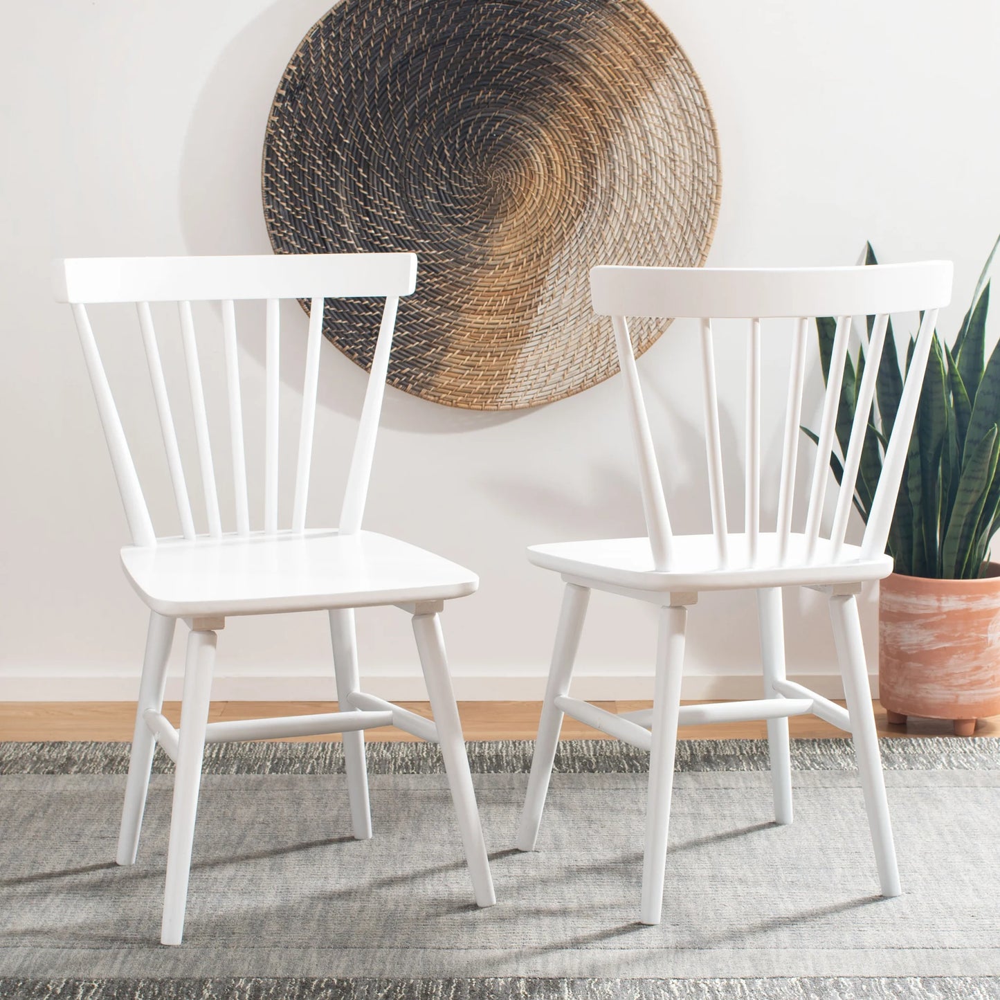 Winona Spindle Back Dining Chair - Timeless and Comfortable Seating for Classic Dining Spaces