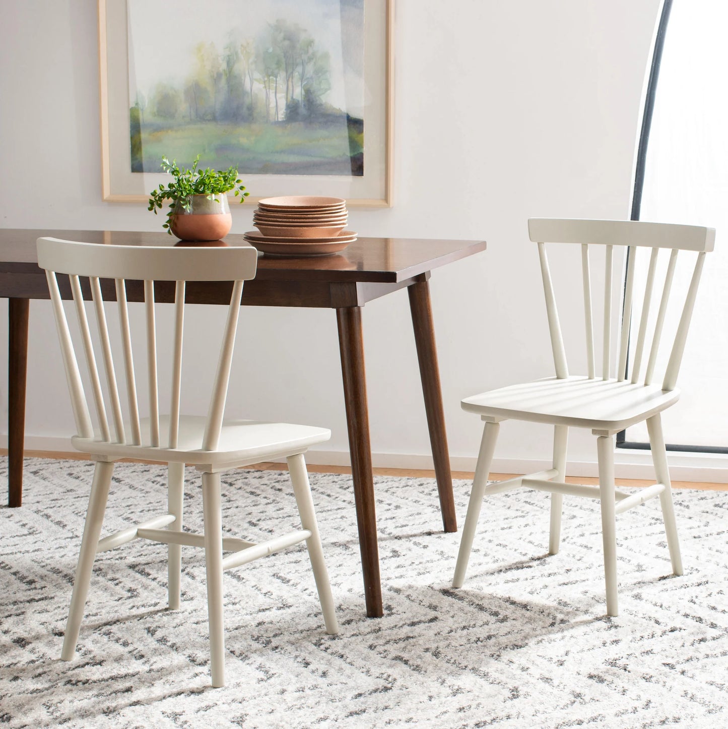 Winona Spindle Back Dining Chair - Timeless and Comfortable Seating for Classic Dining Spaces
