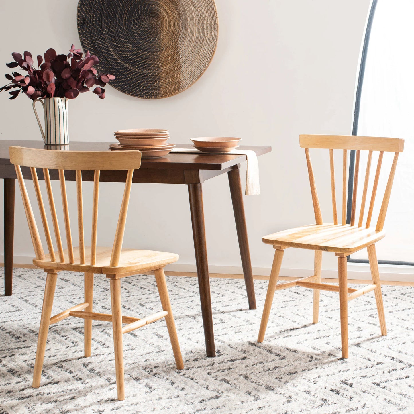 Winona Spindle Back Dining Chair - Timeless and Comfortable Seating for Classic Dining Spaces