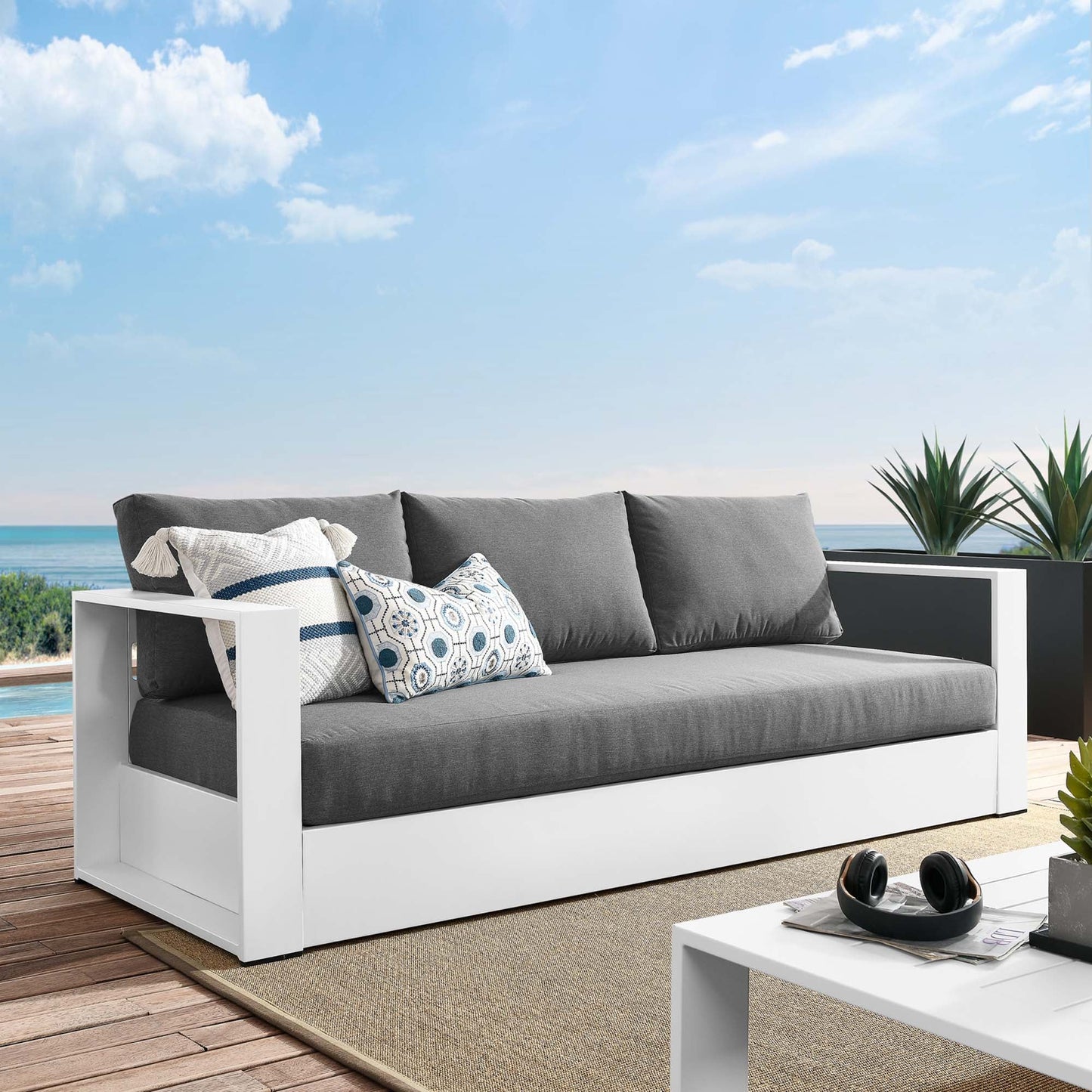 Tahoe Outdoor Patio Powder-Coated Aluminum Sofa in Gray Charcoal
