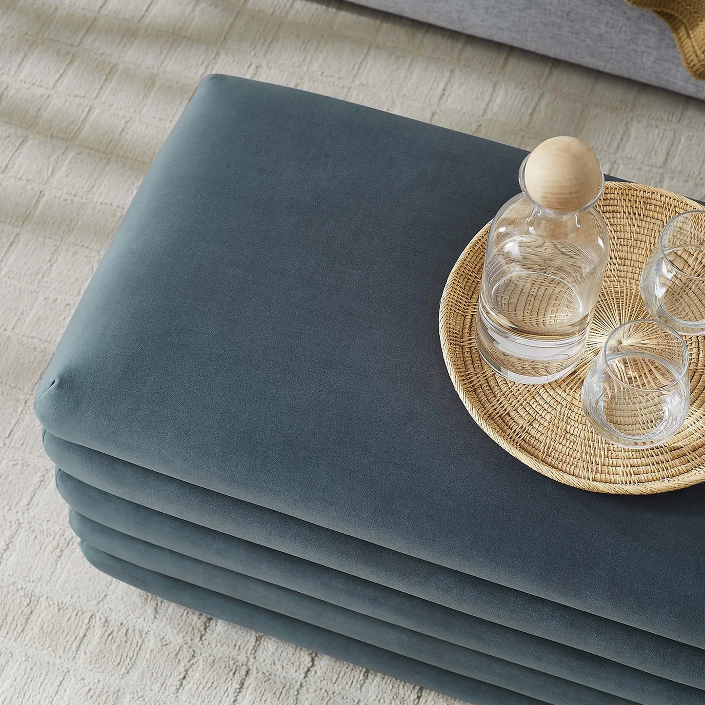 Mezzo Luxurious Velvet Storage Bench – Featuring Elegant Tufted Detail, Plush Velvet Upholstery and a Spacious Interior for Stylish and Practical Storage Solutions