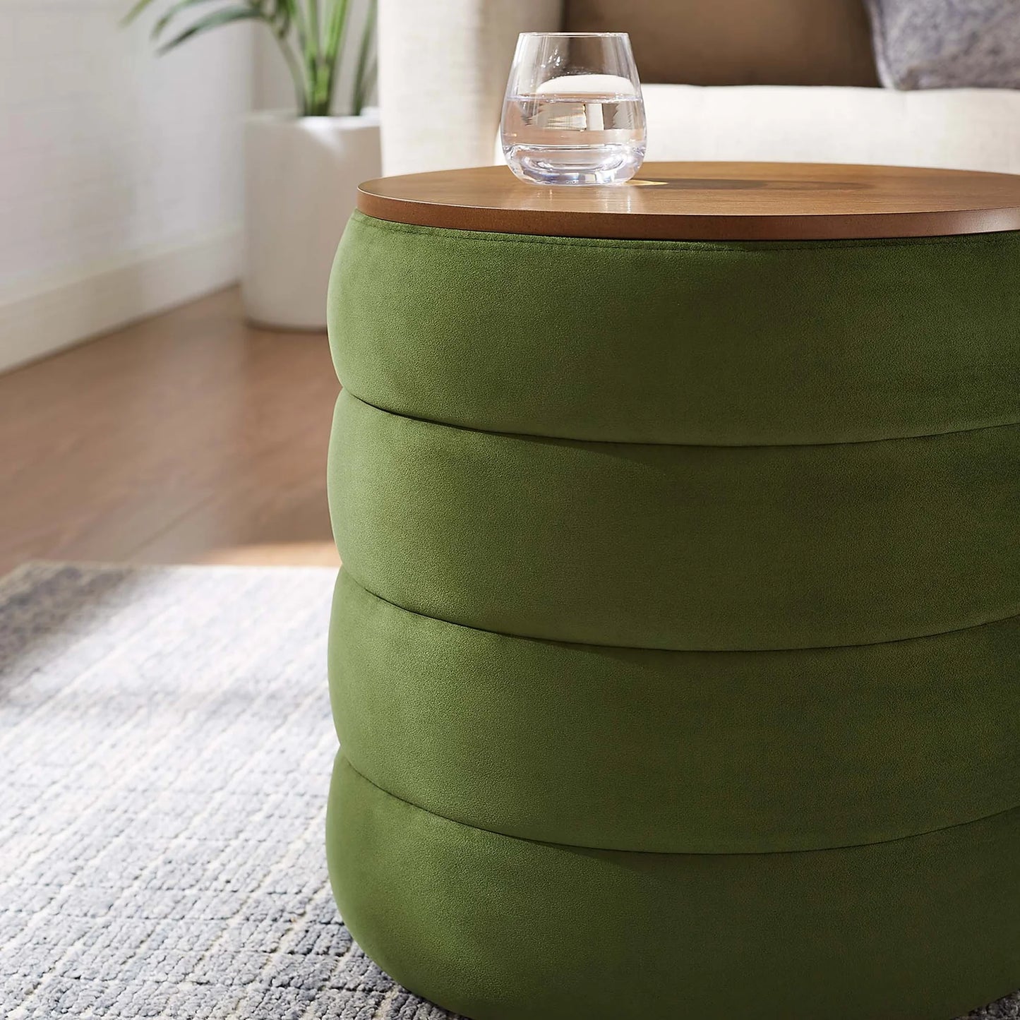 Mezzo Velvet Ottoman with Storage – Stylish and Functional Accent Piece for Modern Living Spaces