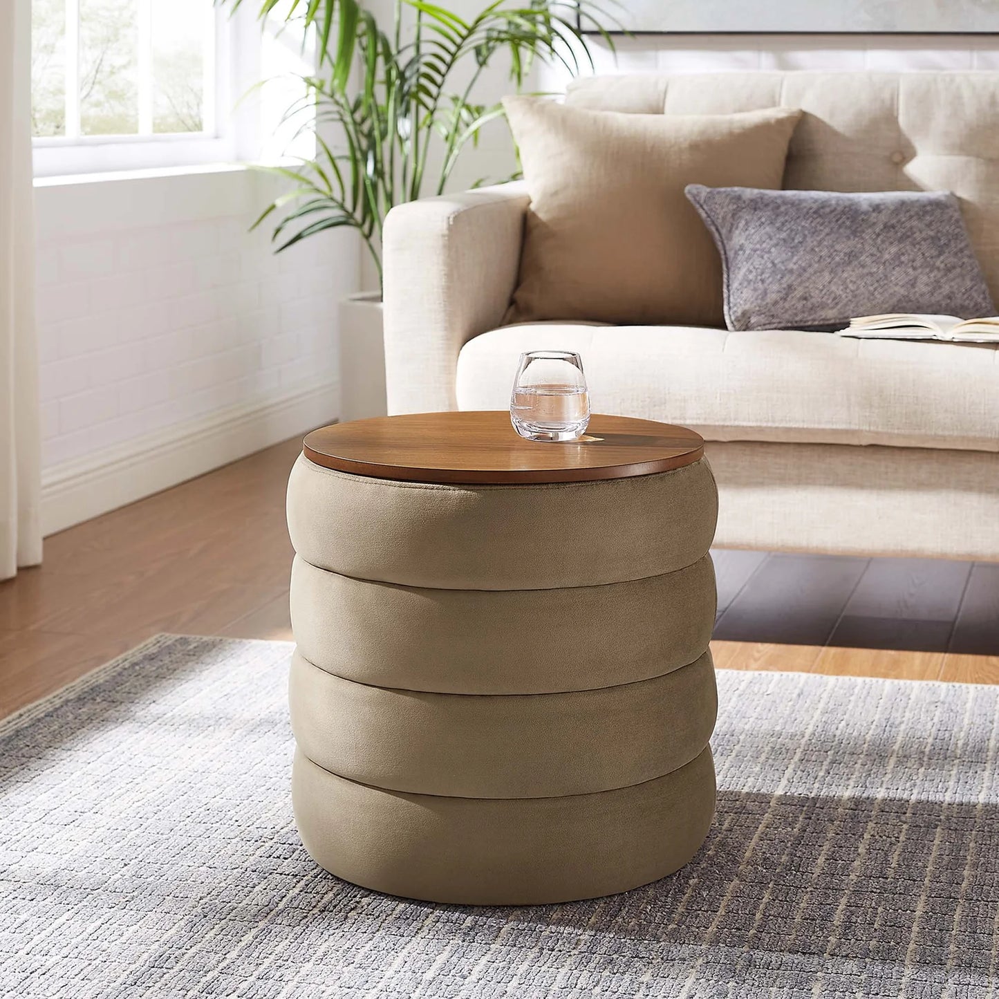 Mezzo Velvet Ottoman with Storage – Stylish and Functional Accent Piece for Modern Living Spaces