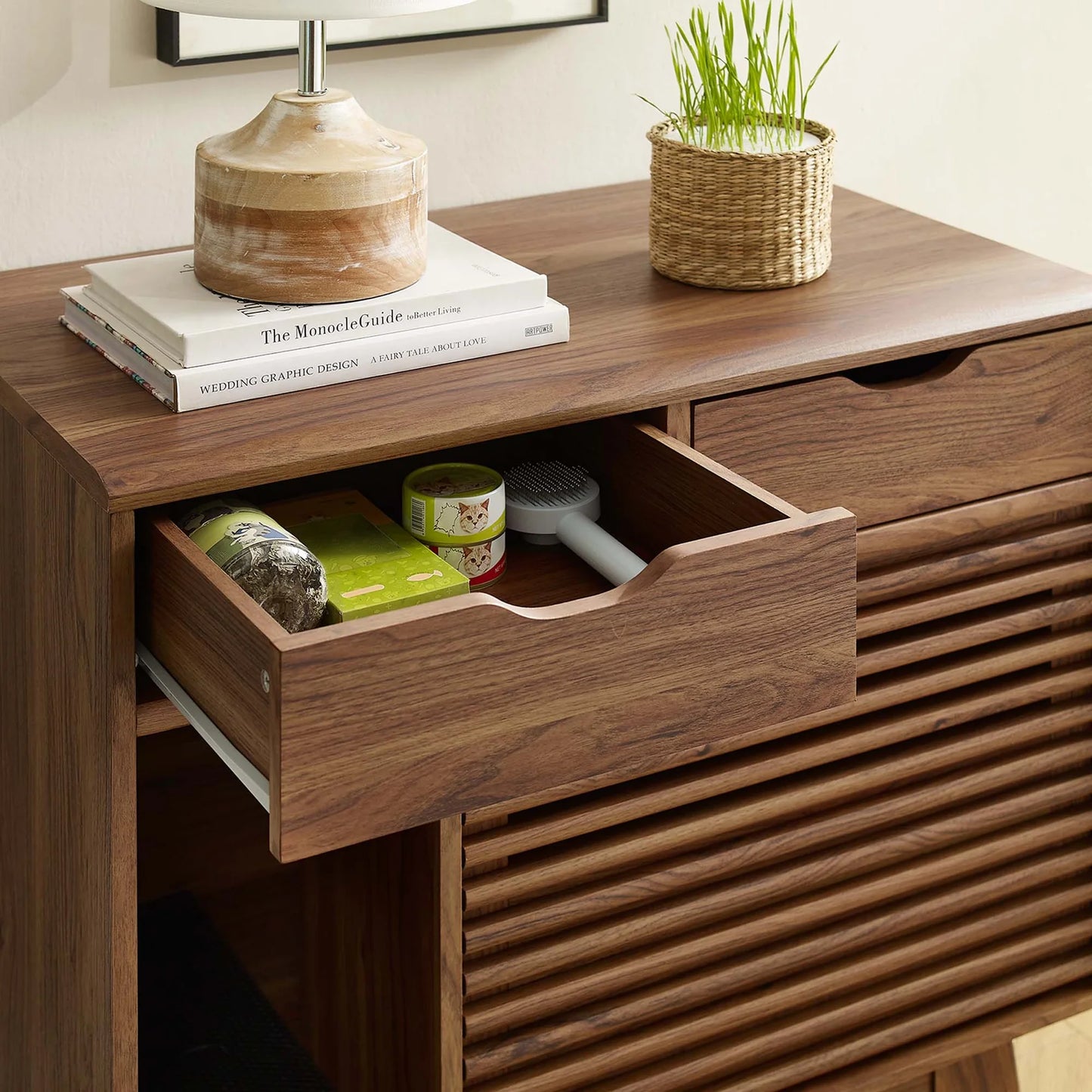 Render Cat Cabinet in Oak – Stylish and Functional Storage Solution for Modern Interiors