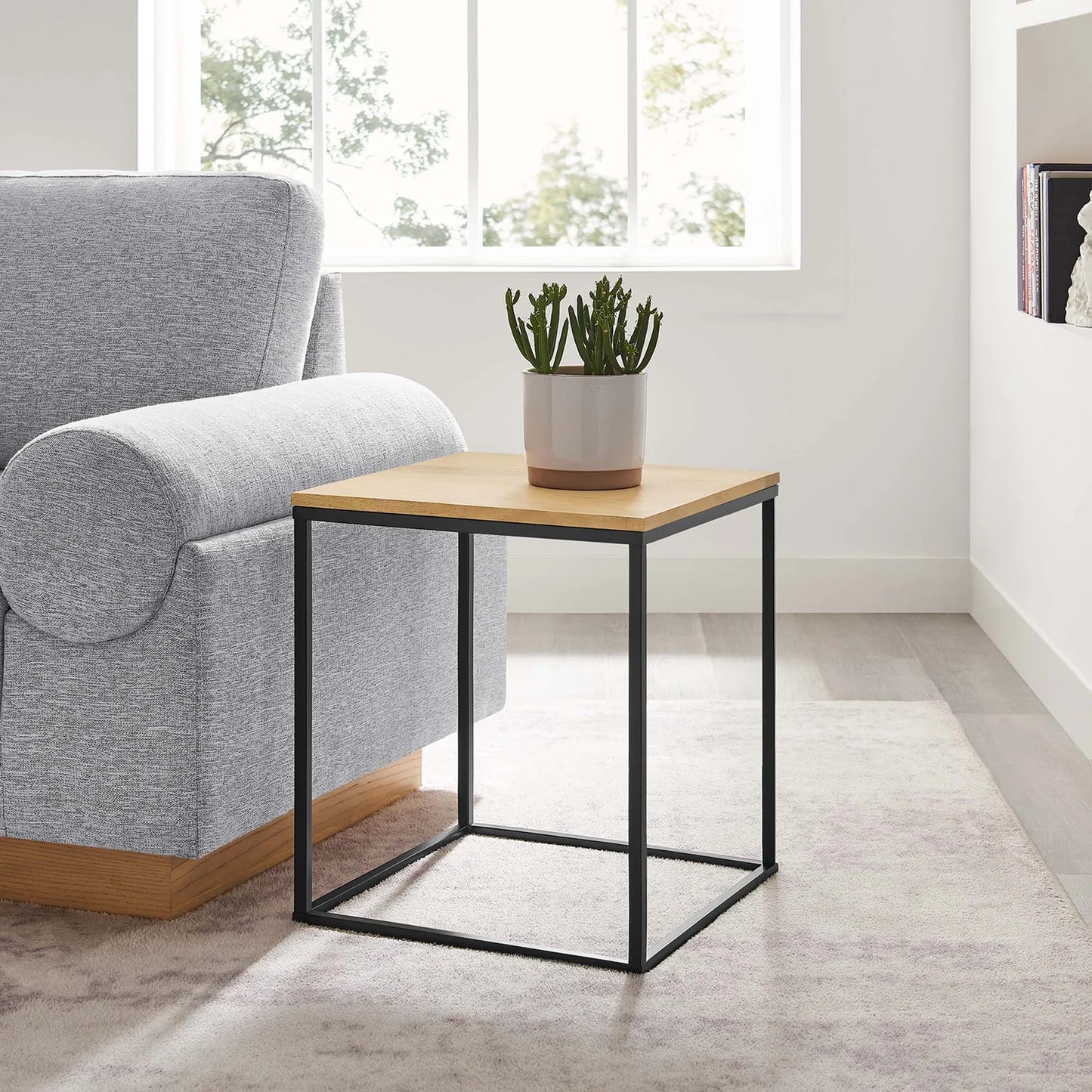 Zora Modern Industrial Side Table with Mango Wood Top – Stylish and Durable Accent for Contemporary Living Spaces