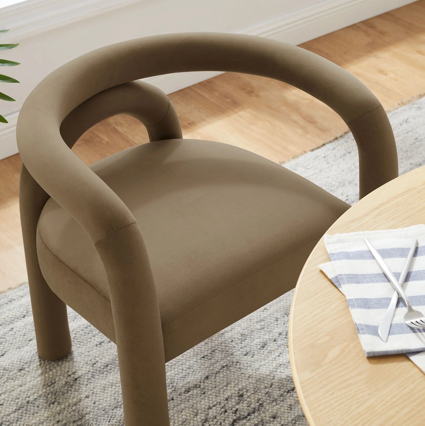 Astrid Performance Velvet Dining Chair – Stylish and Durable Upholstered Chair for Modern Dining Rooms