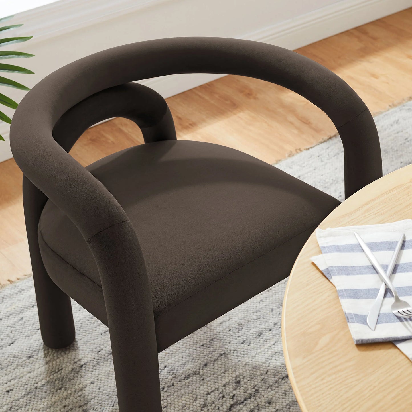 Astrid Performance Velvet Dining Chair – Stylish and Durable Upholstered Chair for Modern Dining Rooms