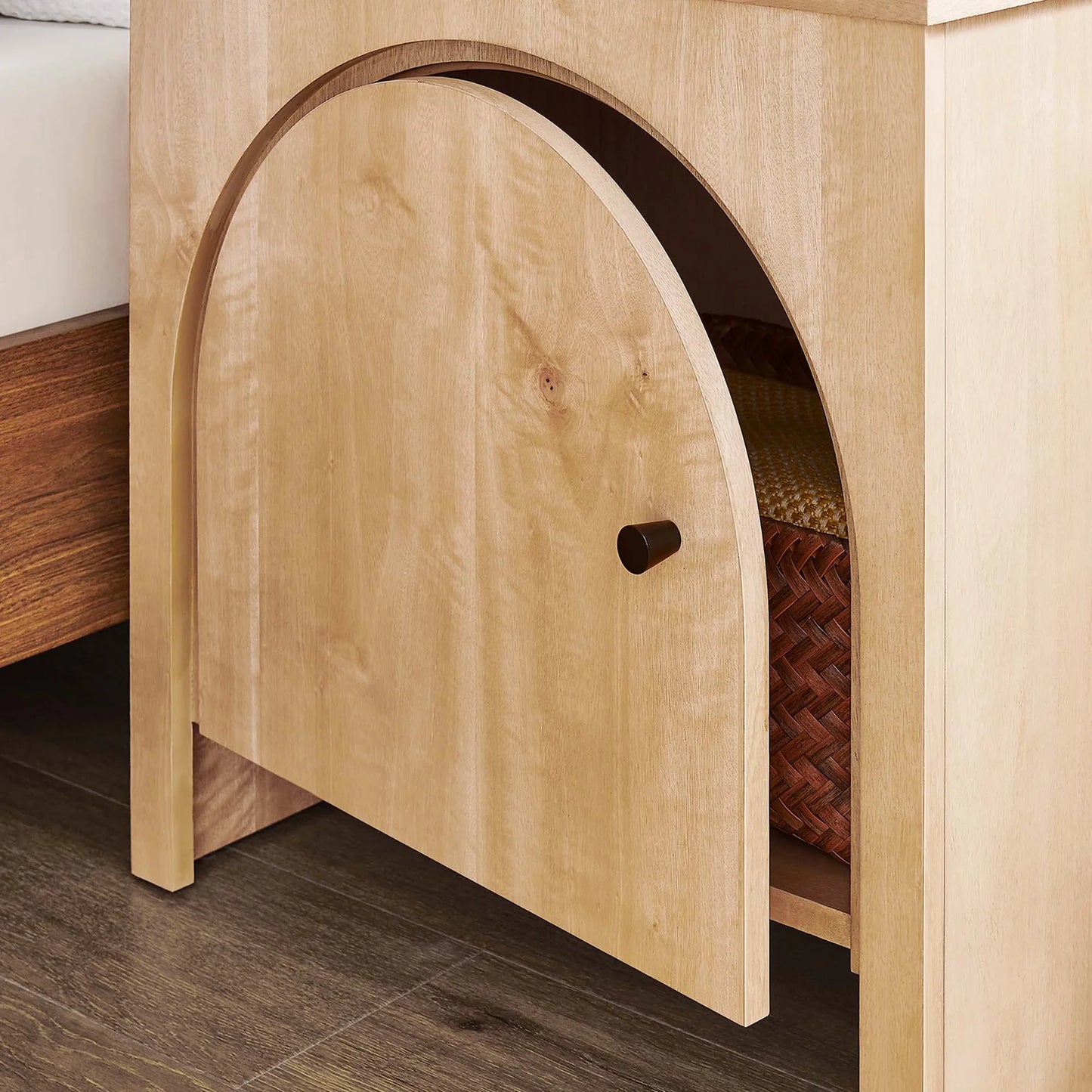 Appia Arched Door Nightstand in Oak – Stylish and Functional Bedside Table for Modern Bedrooms