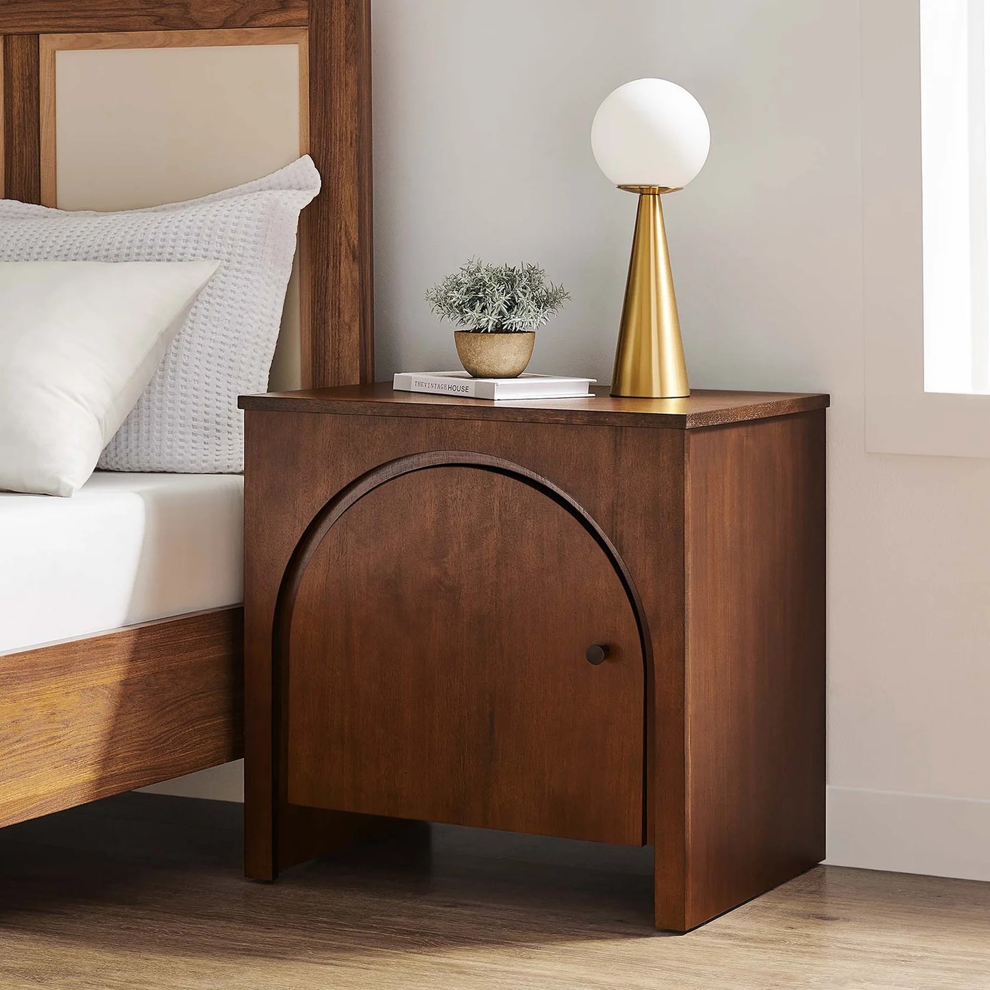 Appia Arched Door Nightstand in Oak – Stylish and Functional Bedside Table for Modern Bedrooms