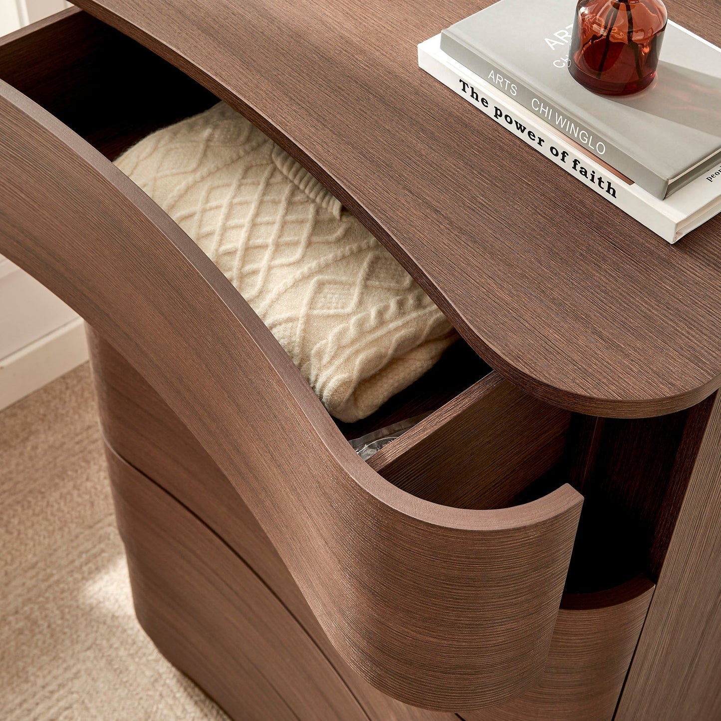 Mirae 5-Drawer Curved Dresser – Modern Chest of Drawers with Sleek Storage