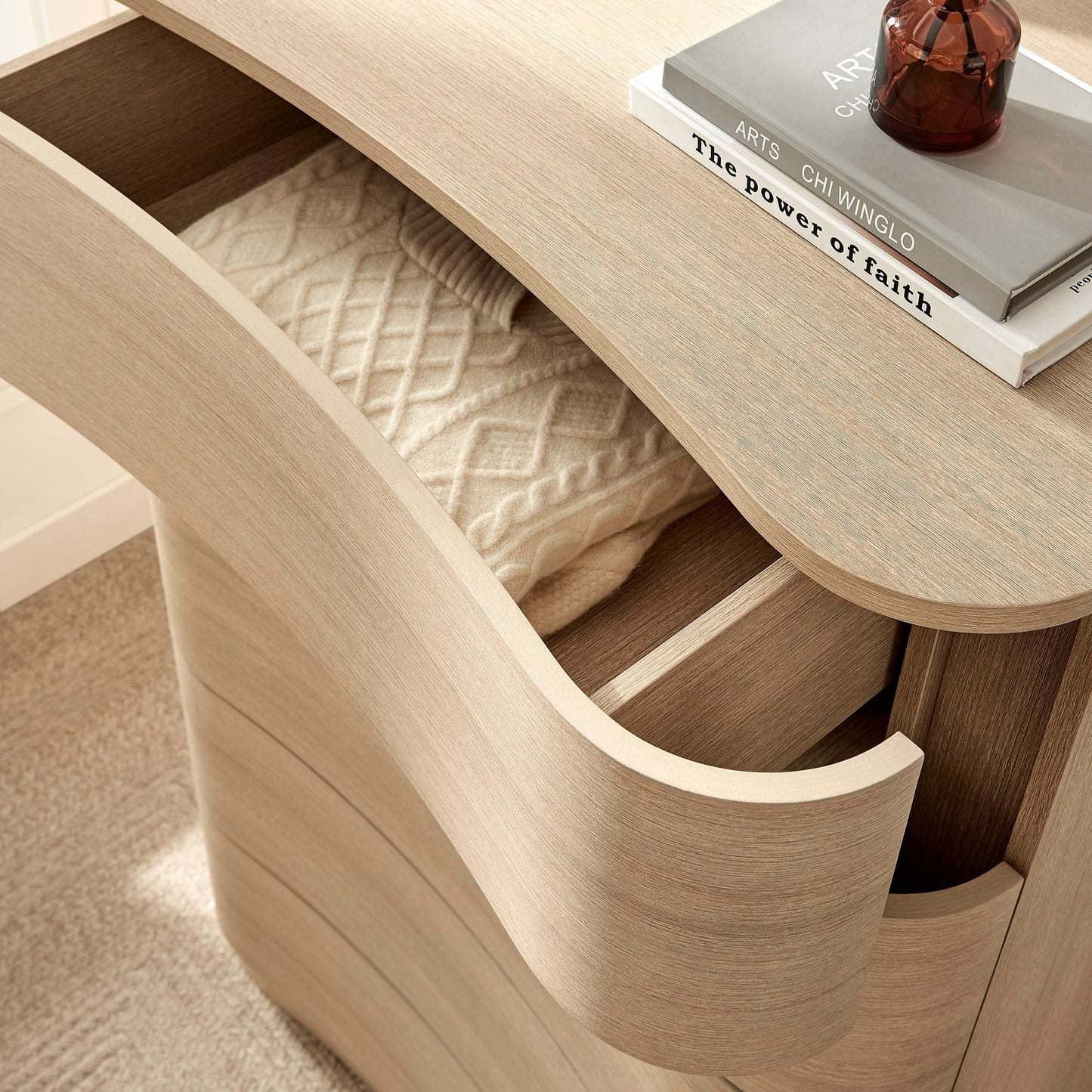 Mirae 5-Drawer Curved Dresser – Modern Chest of Drawers with Sleek Storage