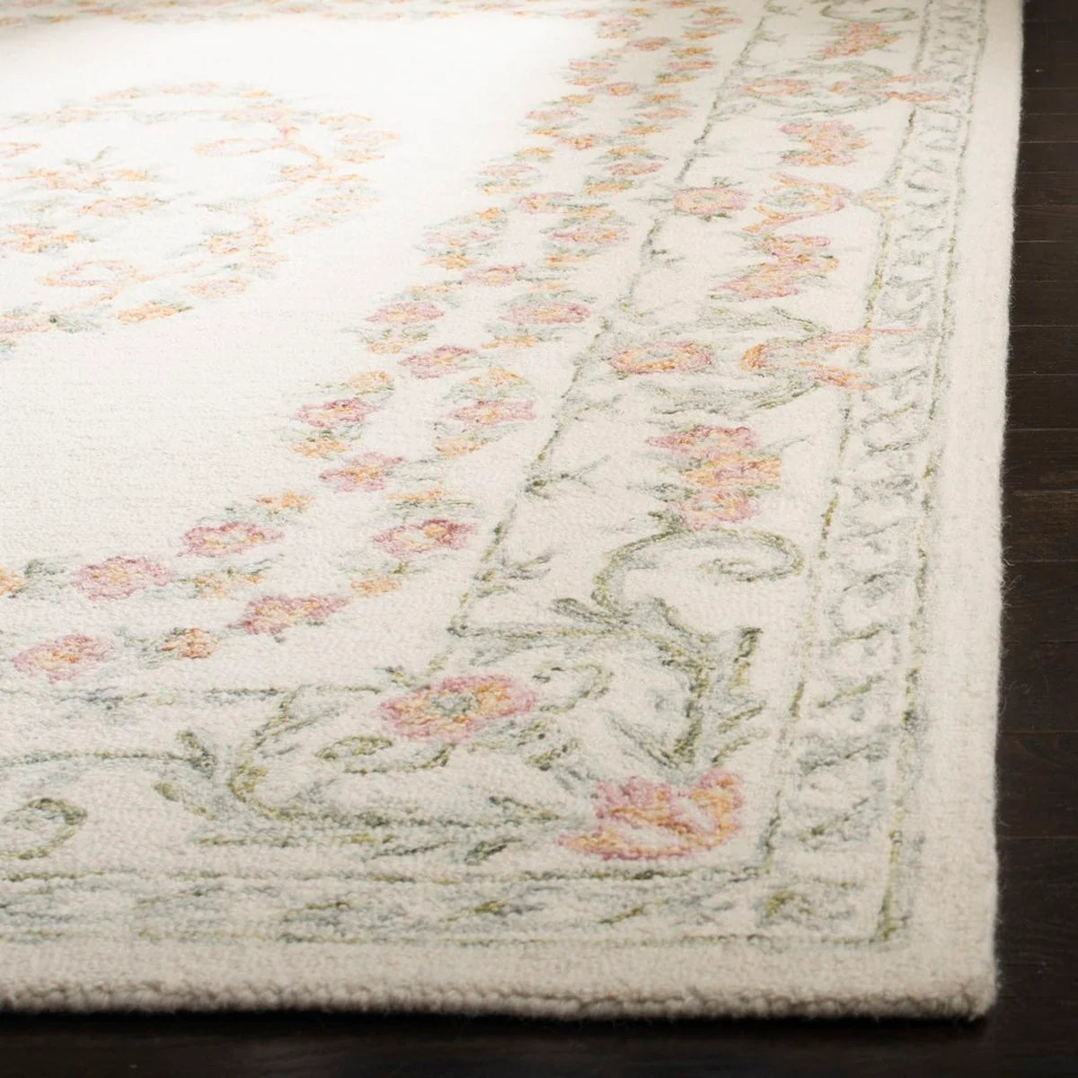 Aubusson Hand Tufted Wool Rug - Luxurious and Timeless Area Rug for Elegant Interiors