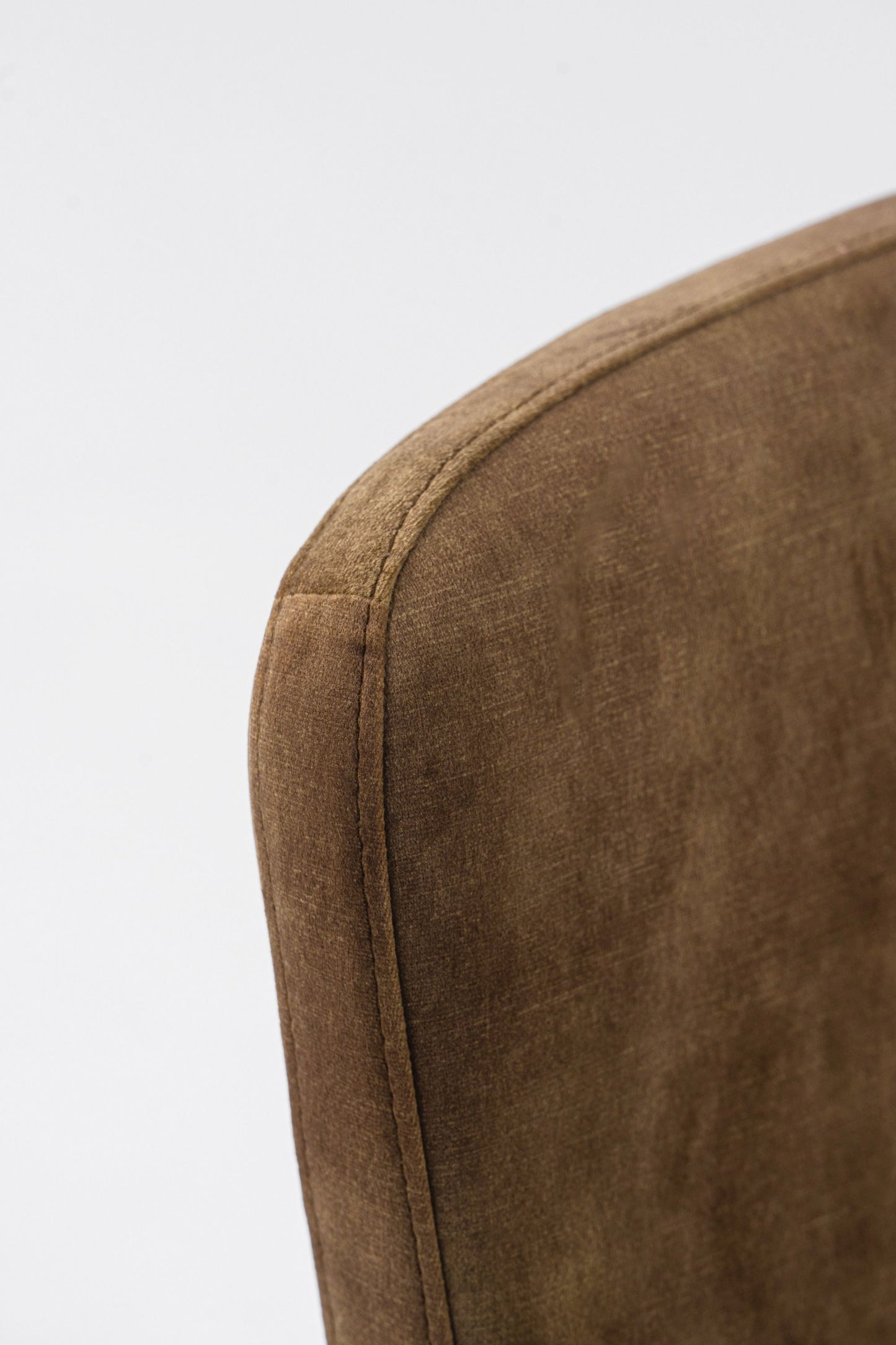 Modrest Ditka - Modern Camel Velvet Dining Chair (Set of 2) β Stylish and Comfortable Dining Seating
