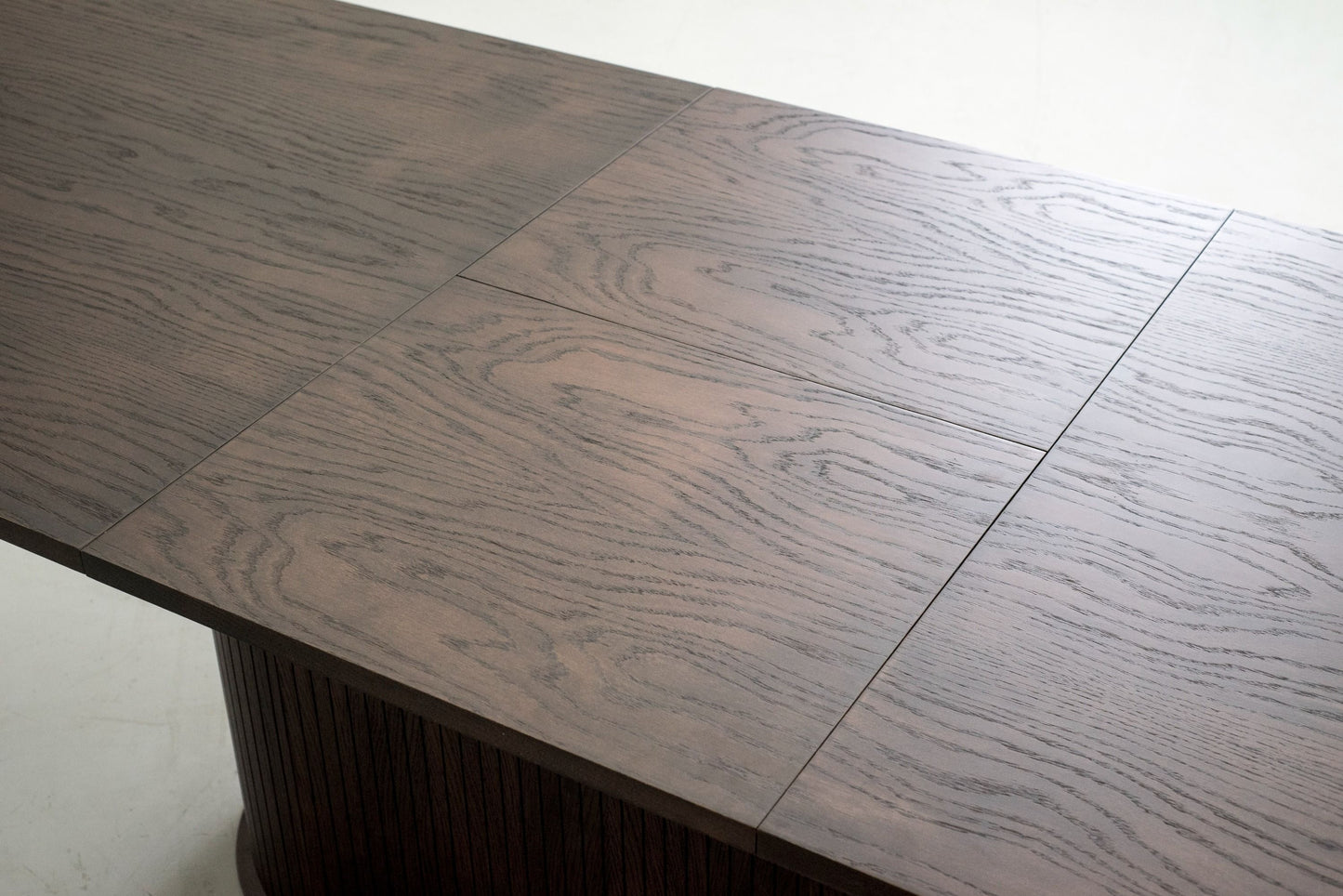 Modrest Milan Modern Brown Oak Dining Table with Extension A Perfect Blend of Sophisticated Design and Functional Versatility for Elegant Dining Spaces