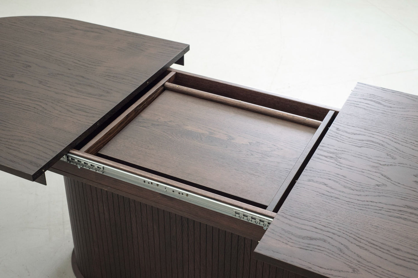 Modrest Milan Modern Brown Oak Dining Table with Extension A Perfect Blend of Sophisticated Design and Functional Versatility for Elegant Dining Spaces