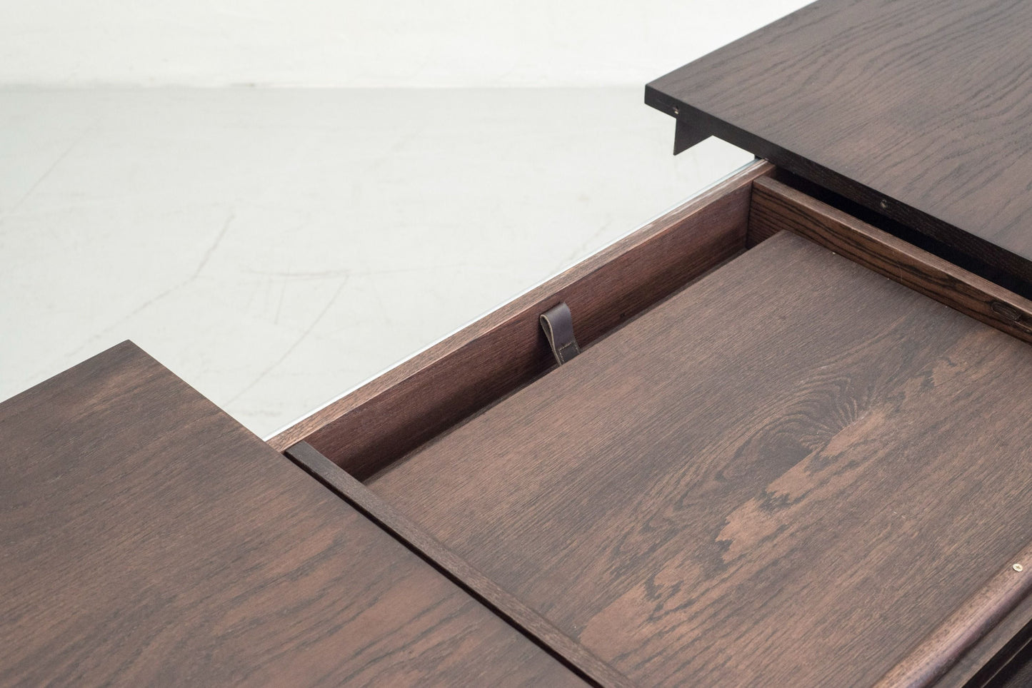 Modrest Milan Modern Brown Oak Dining Table with Extension A Perfect Blend of Sophisticated Design and Functional Versatility for Elegant Dining Spaces