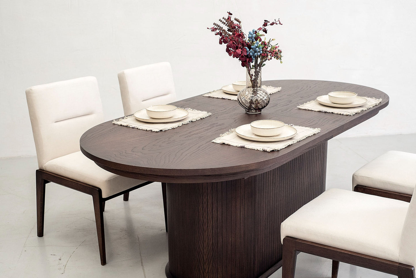 Modrest Milan Modern Brown Oak Dining Table with Extension A Perfect Blend of Sophisticated Design and Functional Versatility for Elegant Dining Spaces