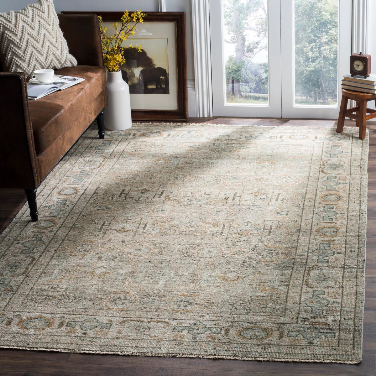 Izmir Hand Knotted Rug – Luxurious 100% New Zealand Wool Rug for Elegant Home Interiors
