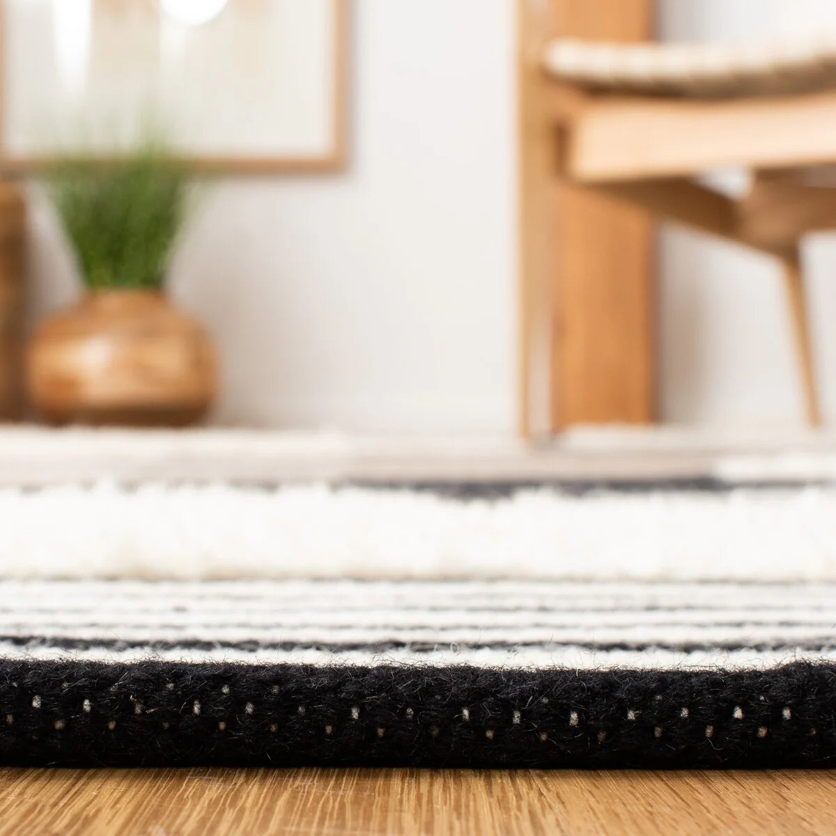 Kenya Hand Woven Wool and Cotton Rug - Stylish and Durable Area Rug for Modern Homes