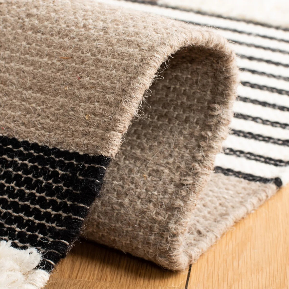 Kenya Hand Woven Wool and Cotton Rug - Stylish and Durable Area Rug for Modern Homes