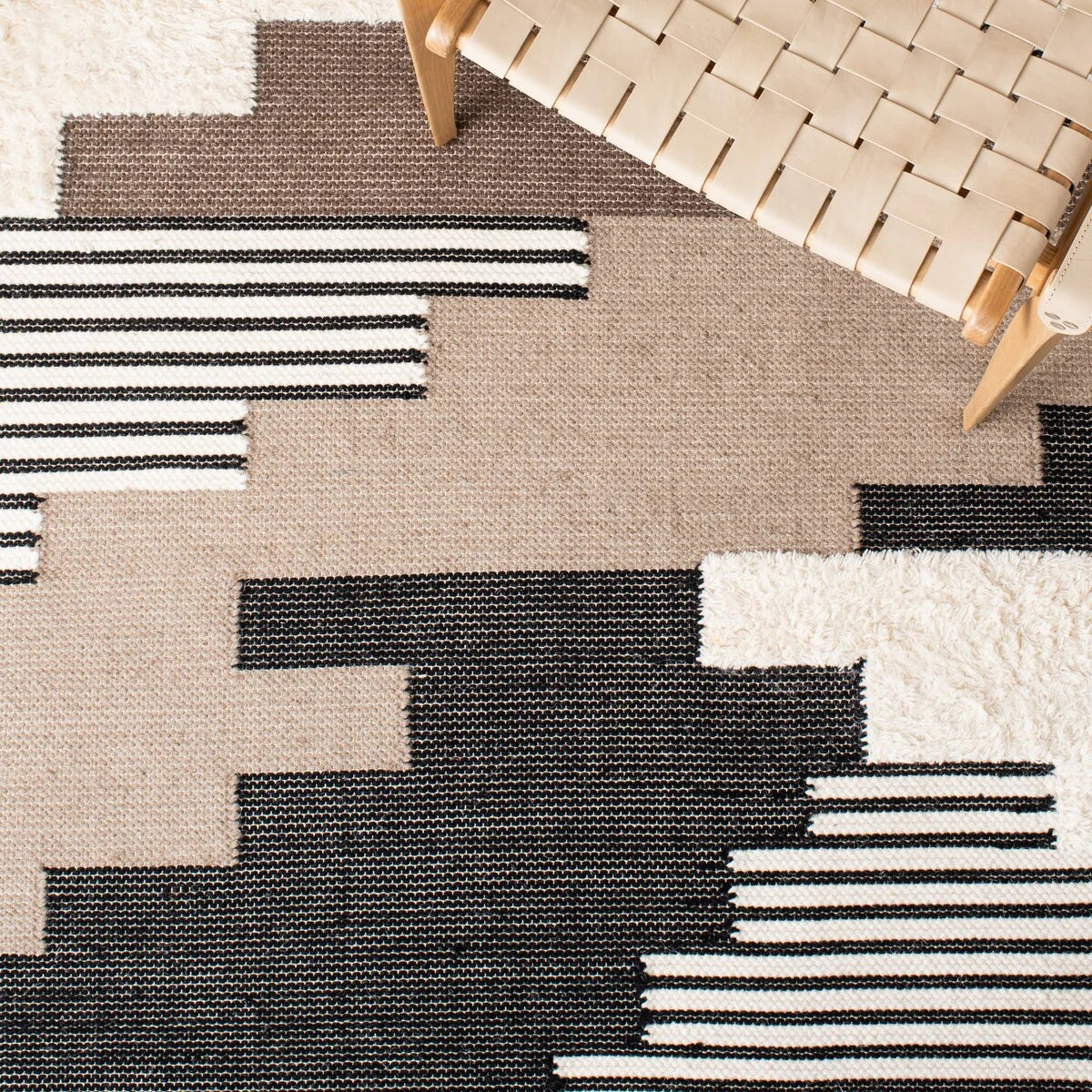 Kenya Hand Woven Wool and Cotton Rug - Stylish and Durable Area Rug for Modern Homes