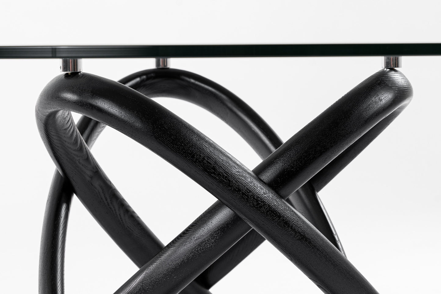 Modrest Mason Round Glass & Black Ash Dining Table - Sleek and Modern Dining Solution for a Contemporary Home