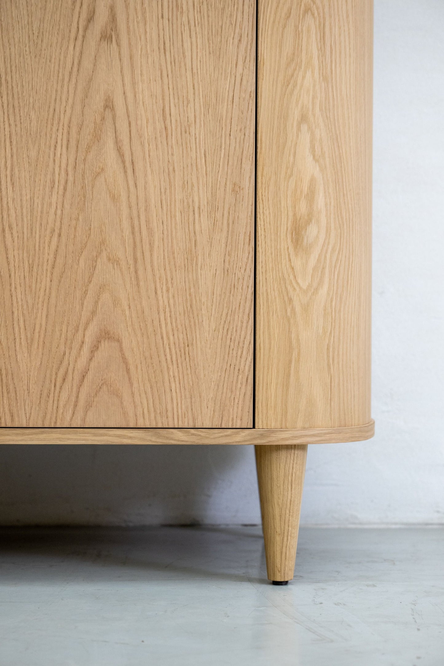 Modrest Richmond Modern Natural Oak Rounded Tall Buffet A Stylish Fusion of Contemporary Design and Functional Elegance for Sophisticated Living Spaces