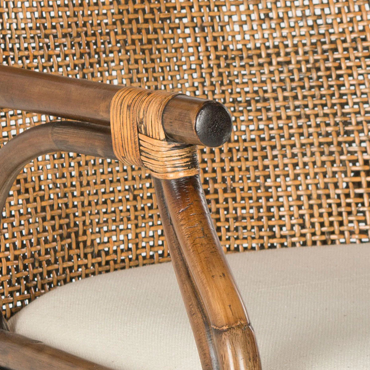 Gianni Arm Chair - Elegant and Comfortable Seating for Modern Living Spaces