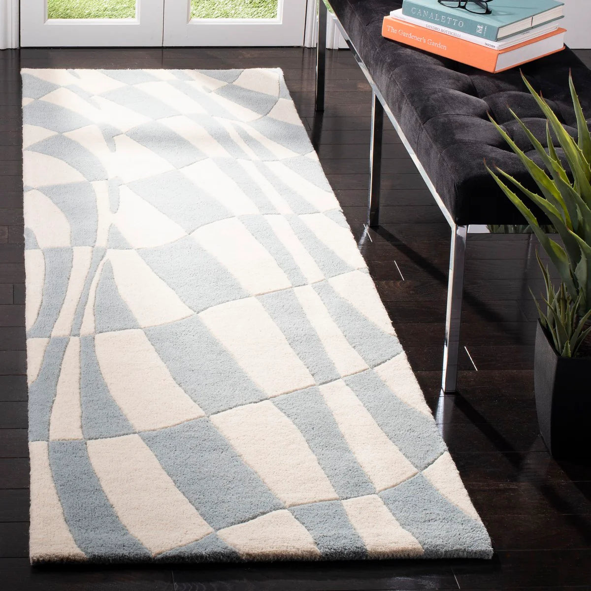 Soho Hand Tufted Wool & Viscose Rug - Luxurious and Modern Area Rug for Sophisticated Interiors