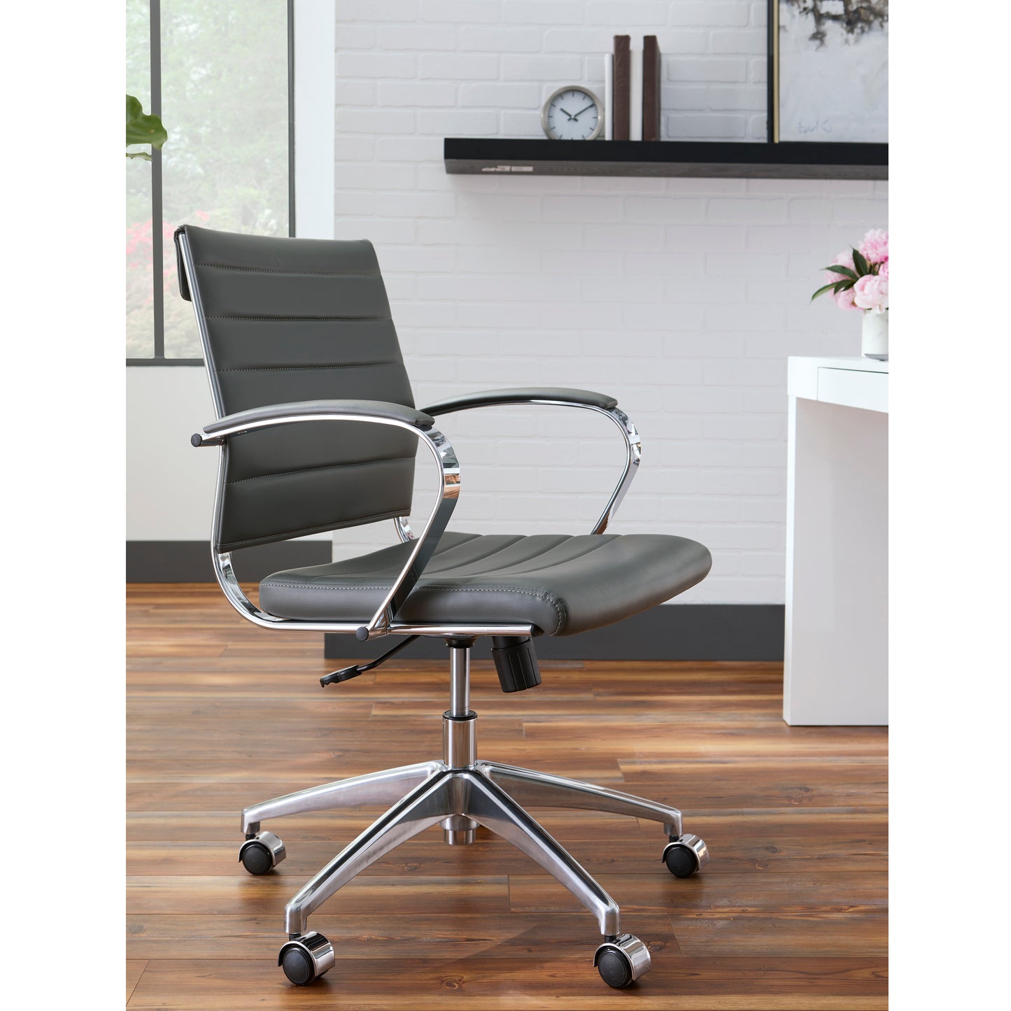 Axel Low Back Office Chair in Gray with Aluminum Base