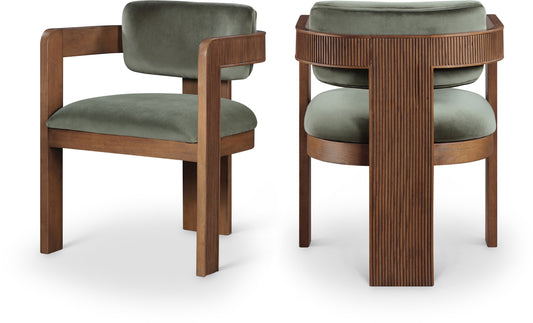 Sacha Velvet Upholstered Dining Chair – Elegant Tufted Seat with Modern Design