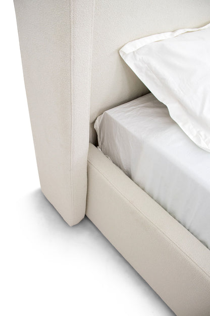 Modrest Byrne Modern Off-White Fabric Bed - Elegant and Comfortable Bedroom Centerpiece