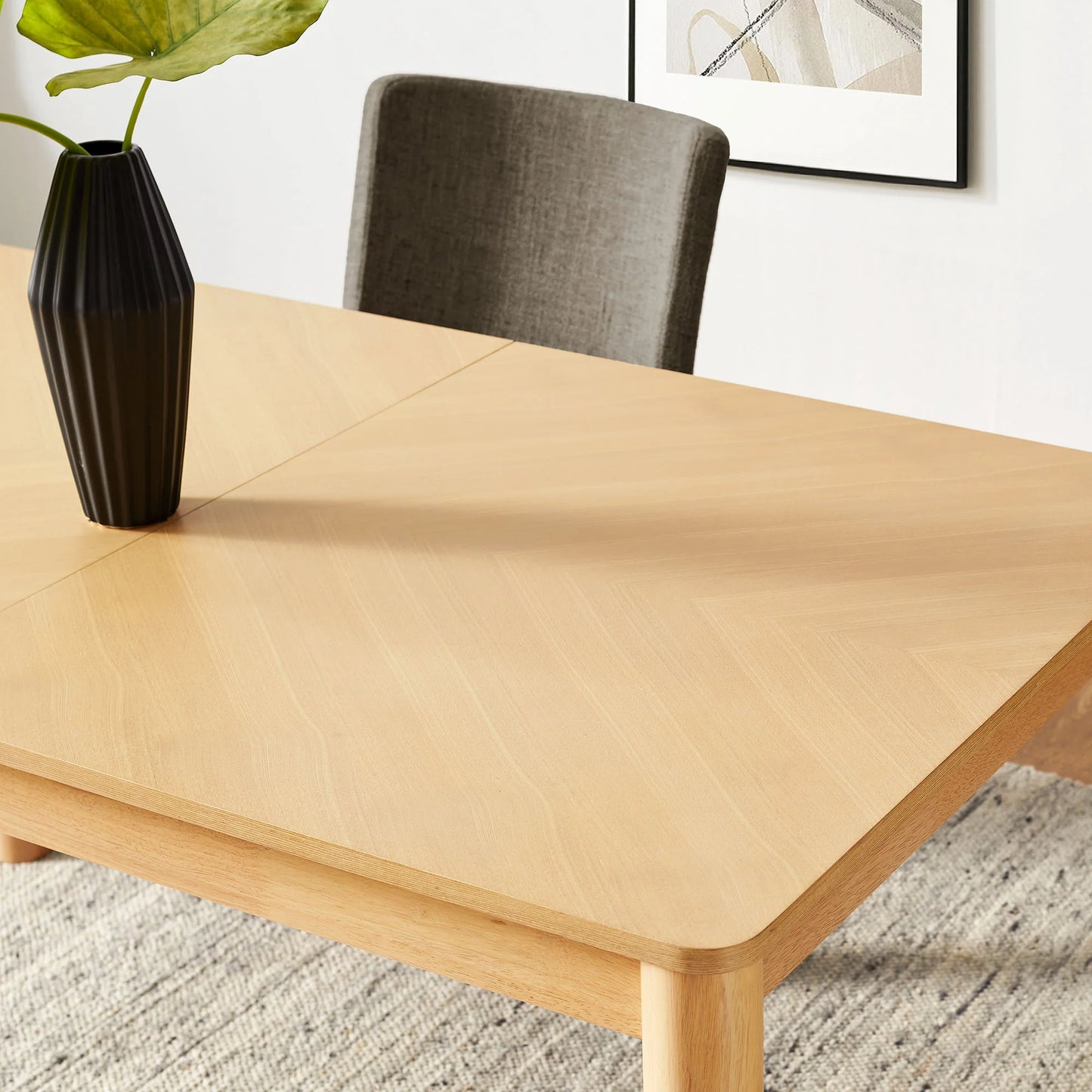 Alba Extendable Dining Table – Modern Wood Dining Table with Extension Leaf for 6–8 People
