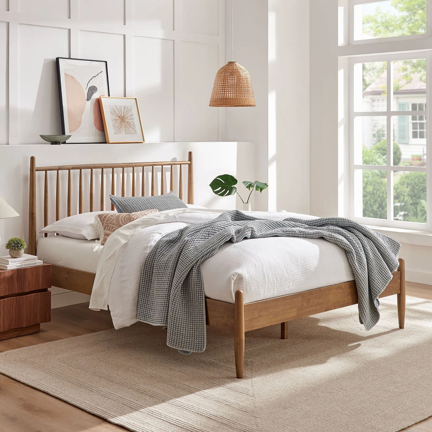 Zane Spindle Bed in Light Oak