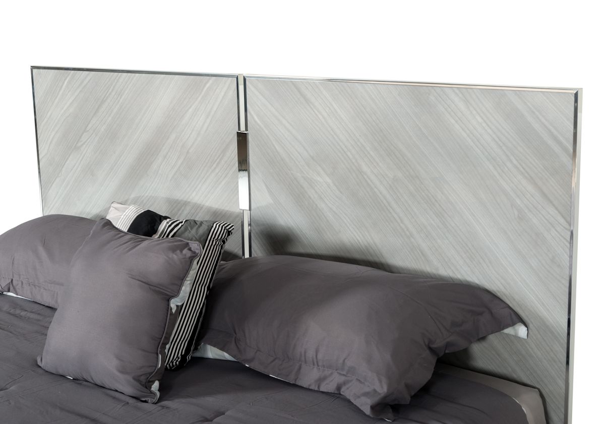 Alexa Italian Light Grey Gloss Platform Bed