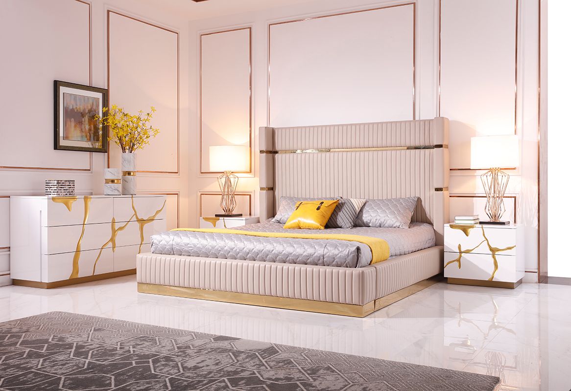 Aspen White and Gold 5 Soft-Closing Drawers Chest
