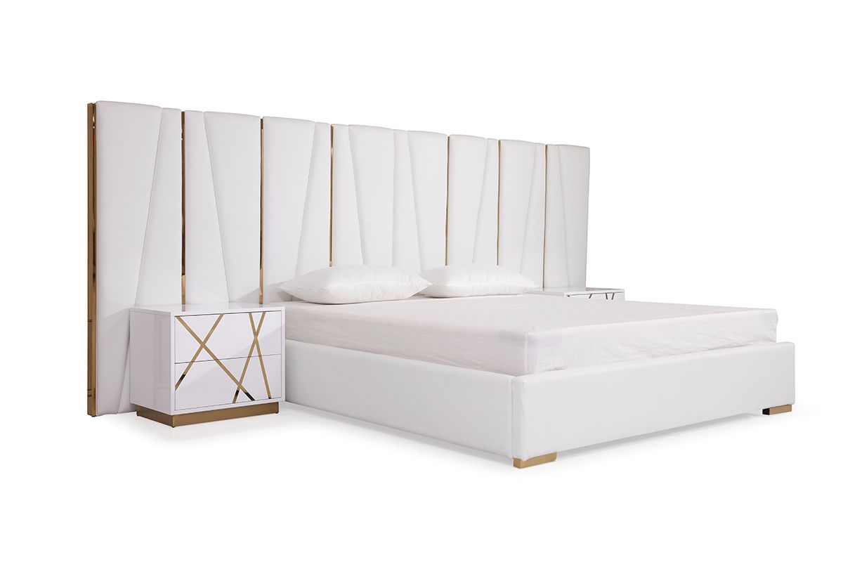 Nixa White Bonded Leather and Gold Platform bed