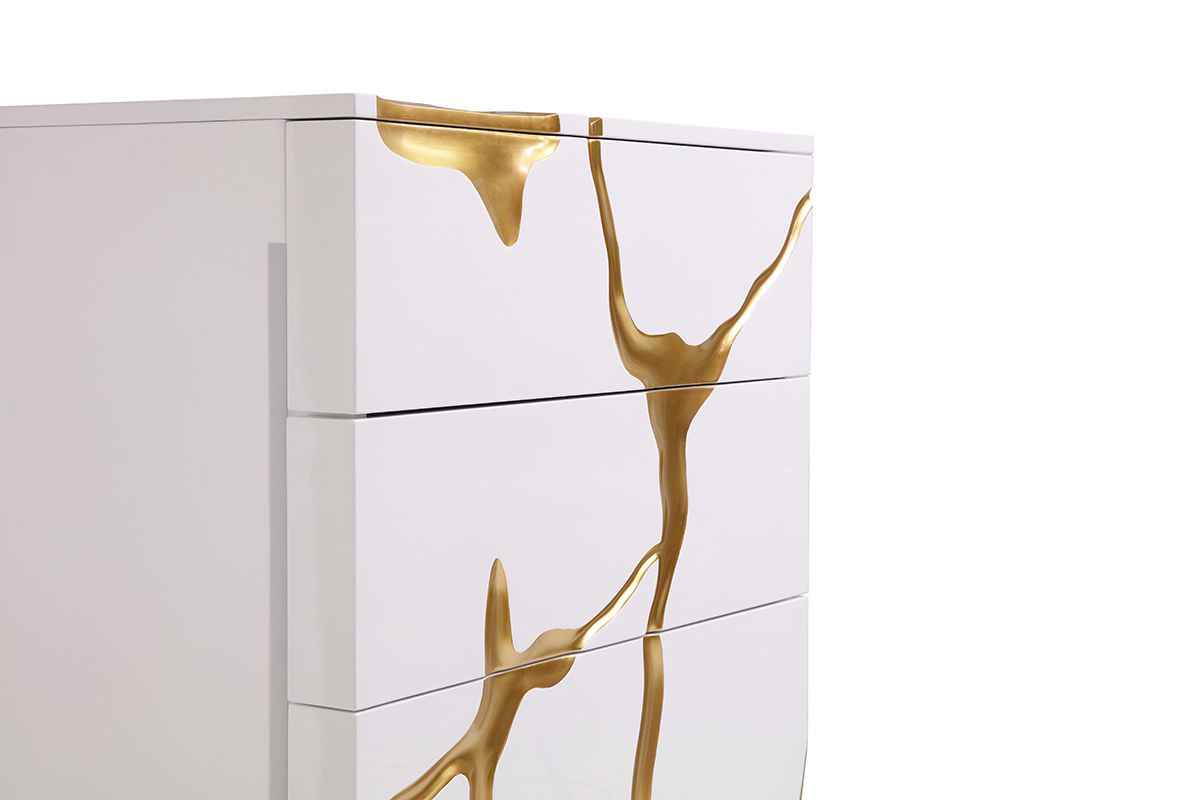 Aspen White and Gold 5 Soft-Closing Drawers Chest