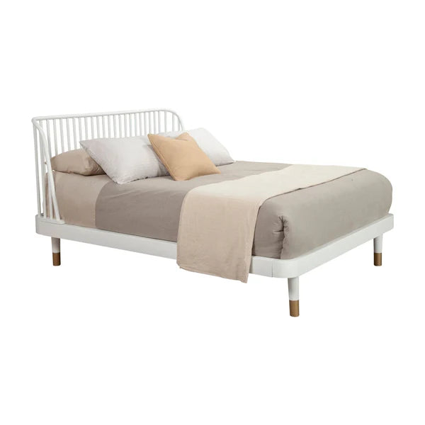 Madelyn Slat Back Platform Bed - Modern Elegance with Classic Detail