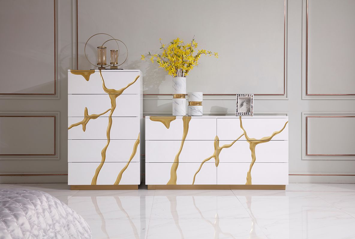 Aspen White and Gold 5 Soft-Closing Drawers Chest